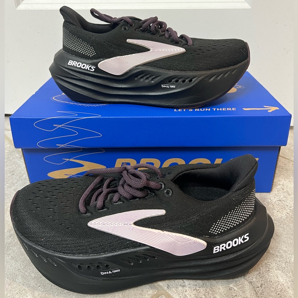 Brooks Tennis Shoes!